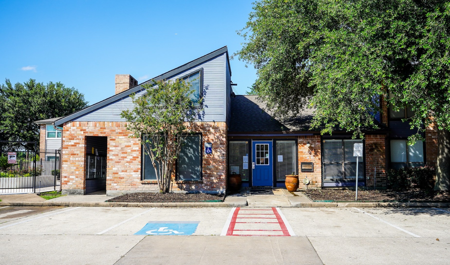 Leasing Office leasing